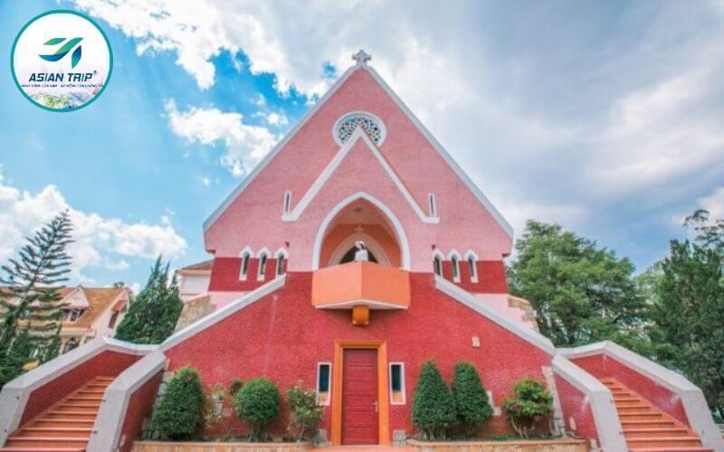 Toàn cảnh khu vực đồi Mai Anh và các điểm tham quan lân cận nhà thờ Domaine de Marie ở Đà Lạt